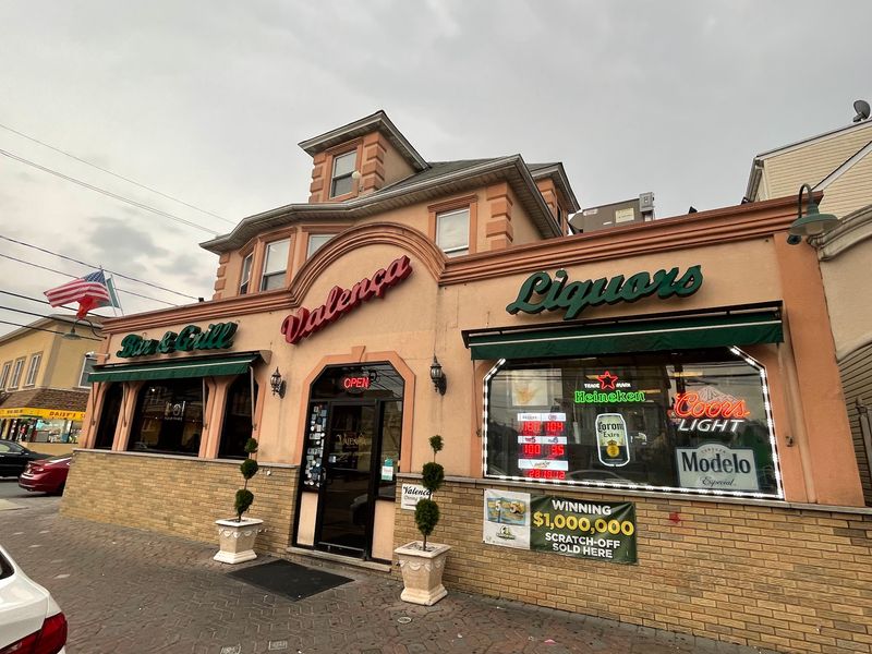 The Address That Anchors A Neighborhood Favorite The Address That Anchors A Neighborhood Favorite