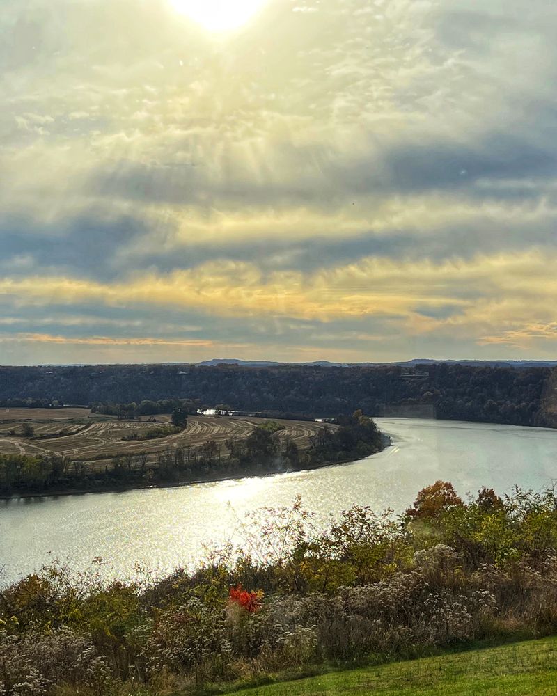 The Bend in the Ohio River