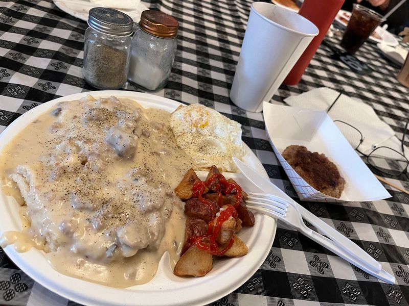The Biscuits and Gravy That Started the Buzz The Biscuits and Gravy That Started the Buzz