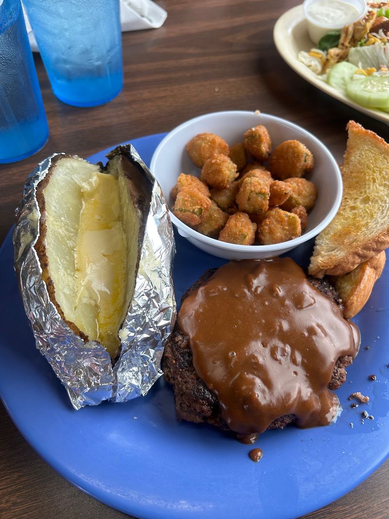 The Chicken-Fried Steak That Draws A Crowd The Chicken-Fried Steak That Draws A Crowd