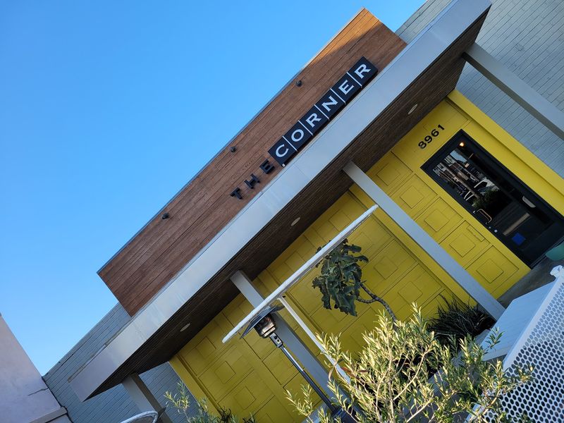 The Corner Pub, Whitman