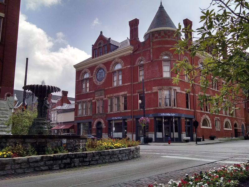 The County Seat Advantage The County Seat Advantage