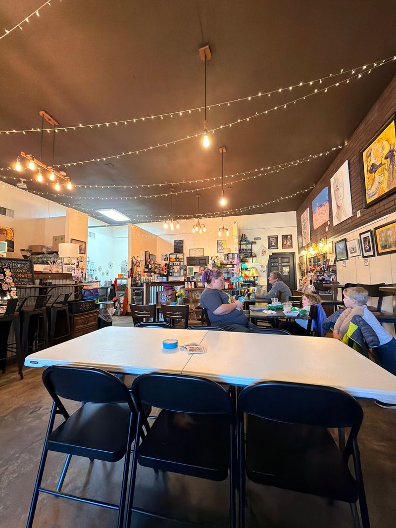 The Dandy Lion Cafe, Ashland, MO