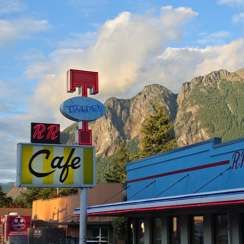 The Double R Diner Connection