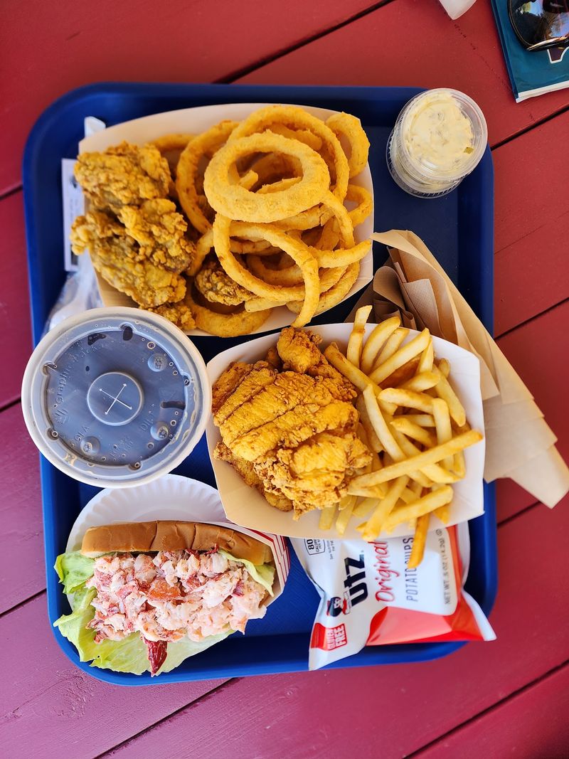 The Lobster Roll That Overflows