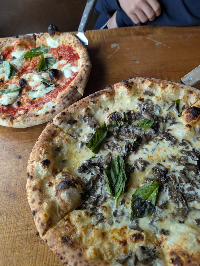 The Lunch Special That Locals Guard Like A Secret