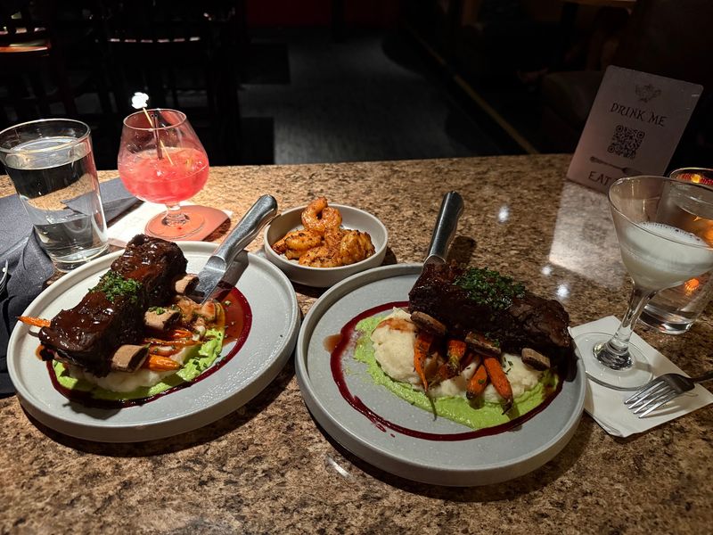The Plates Everyone Keeps Ordering