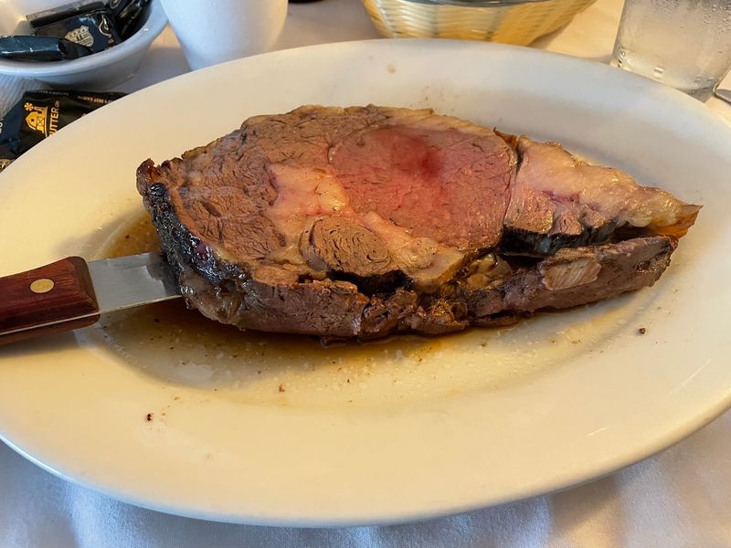 The Prime Rib That Draws a Crowd The Prime Rib That Draws a Crowd