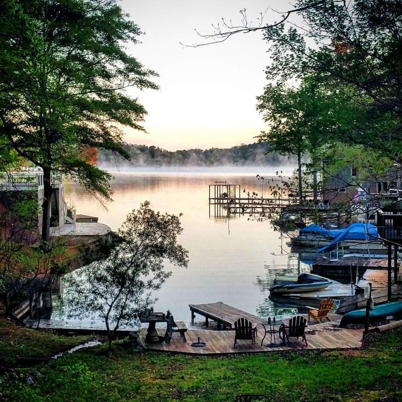 The Quiet, Relaxing Mood of the Shoreline