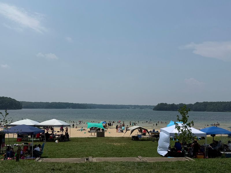 The Sandy Beach That Draws The Crowds The Sandy Beach That Draws The Crowds