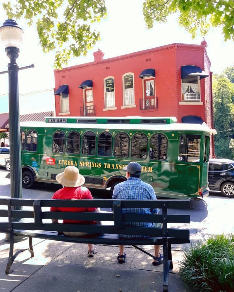 The Trolley That Saves Your Legs