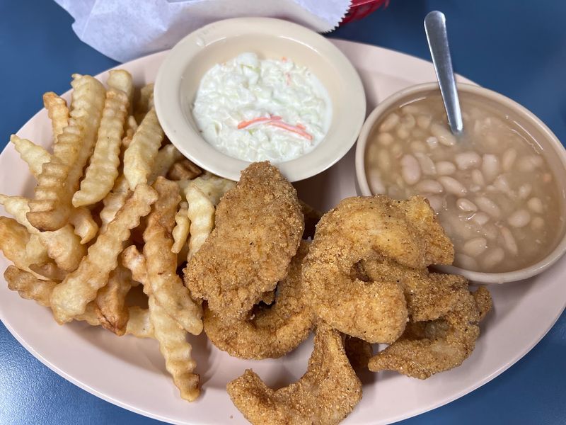 Tommy Lees Catfish Shack, Parsons, TN Tommy Lees Catfish Shack, Parsons, TN