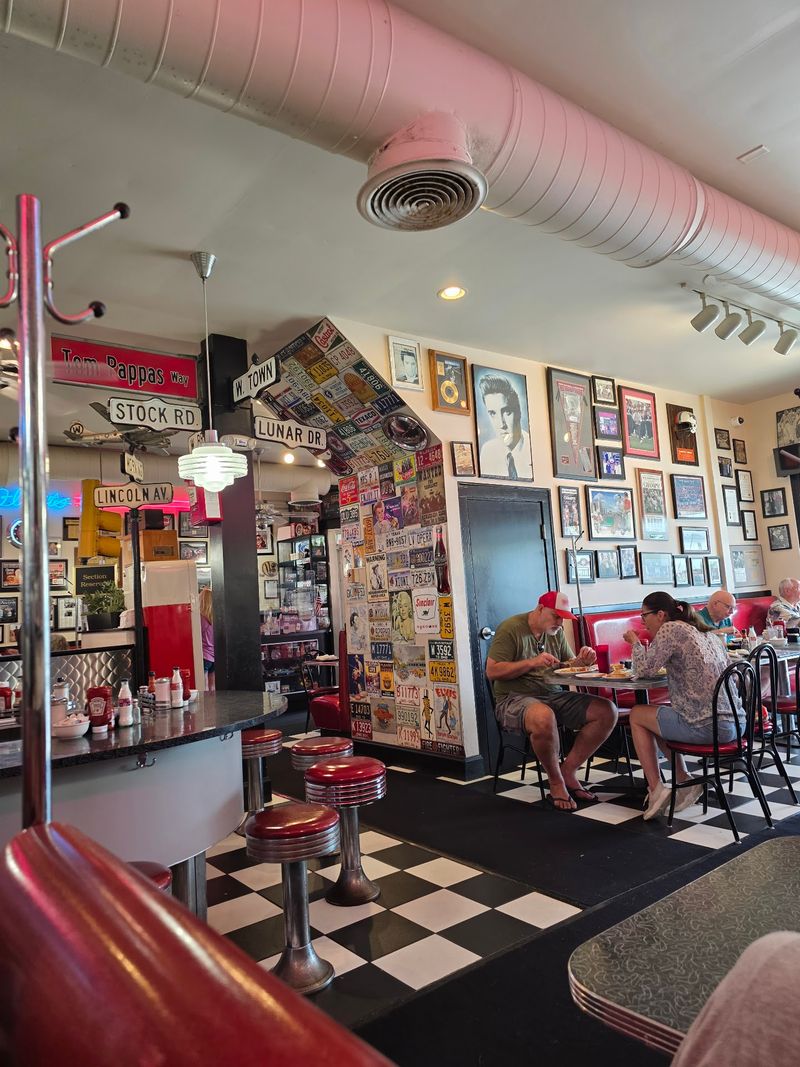 Tommy's Diner, Columbus, Ohio Tommy's Diner, Columbus, Ohio