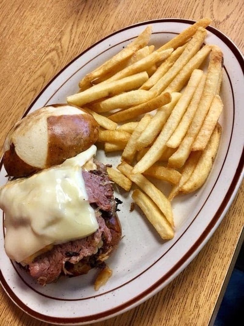 Tommy's West Restaurant, Cedar Rapids, IA