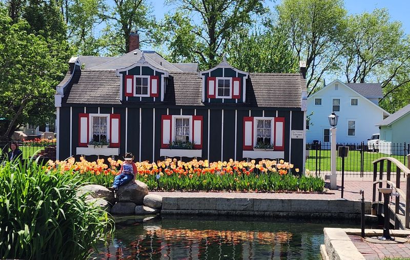 Twenty-Two Buildings Worth Wandering