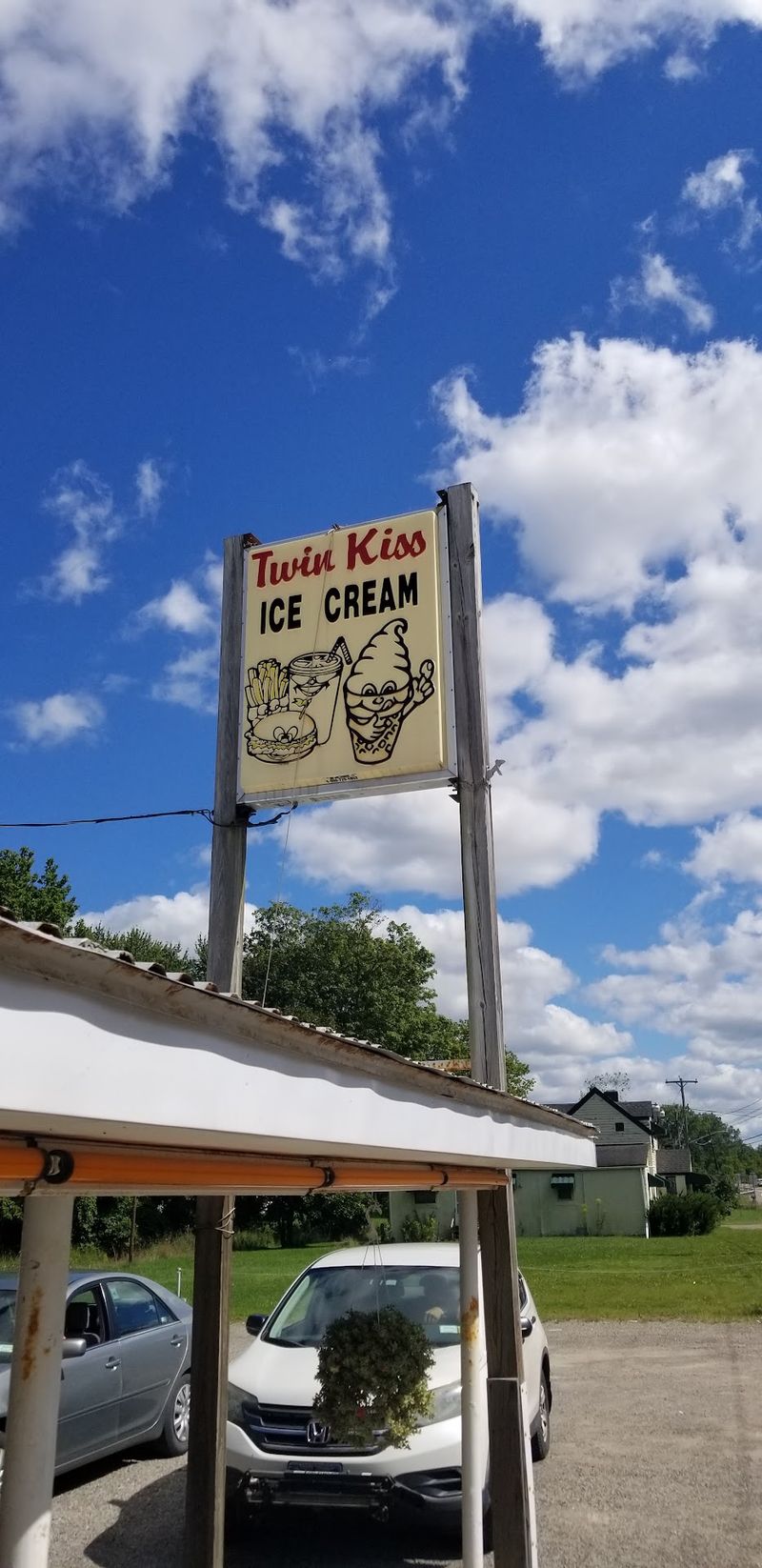Twin Kiss, Various Upstate Locations, NY