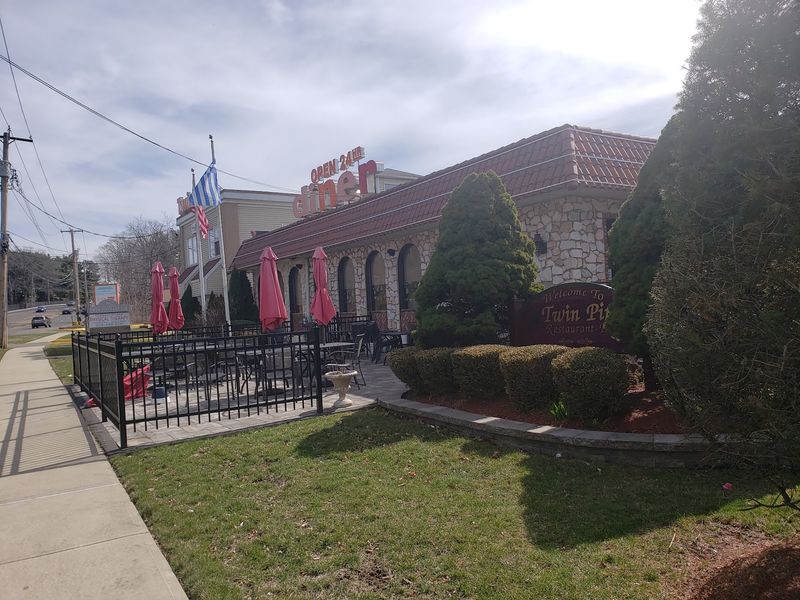 Twin Pines | Diner - Restaurant, East Haven, CT Twin Pines | Diner - Restaurant, East Haven, CT