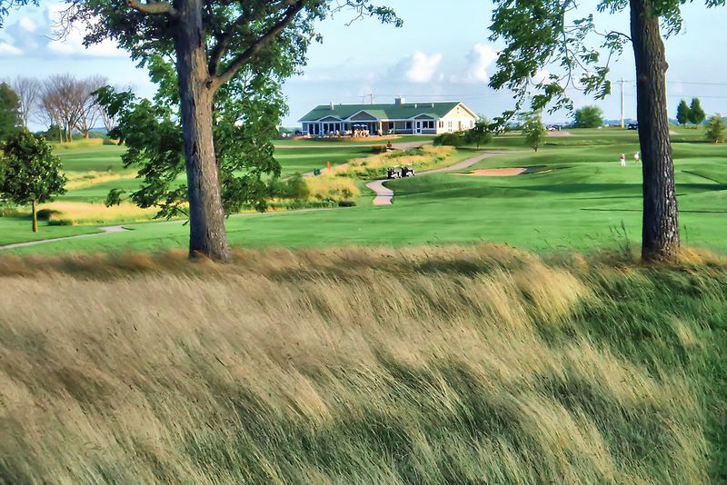 Two Golf Courses in One Neighborhood