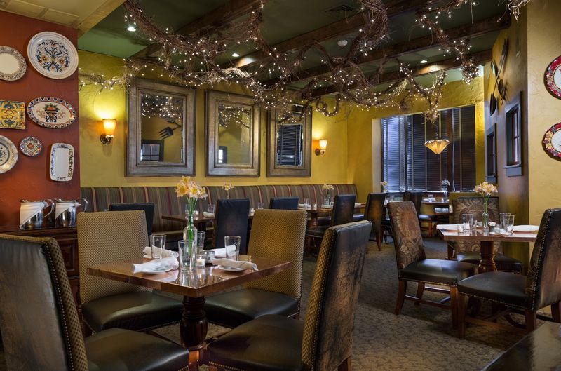 Two Italian Dining Spots Under One Roof Two Italian Dining Spots Under One Roof