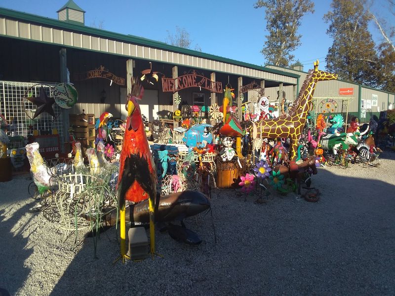 Vendors, Crafts, and Mill Store Finds