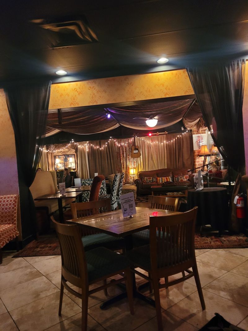 Vintage Decor And Eclectic Seating Vintage Decor And Eclectic Seating