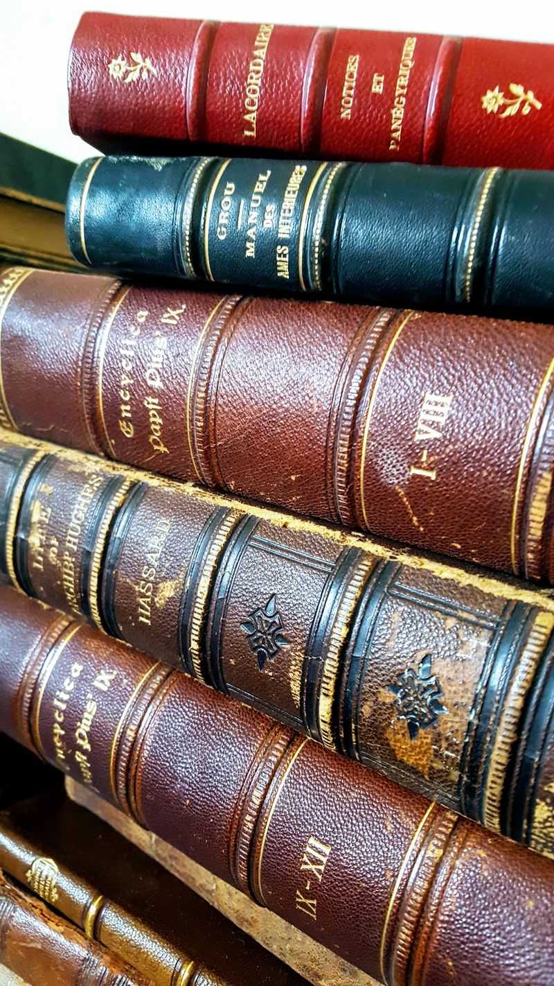 Vintage Volumes for Collectors Vintage Volumes for Collectors