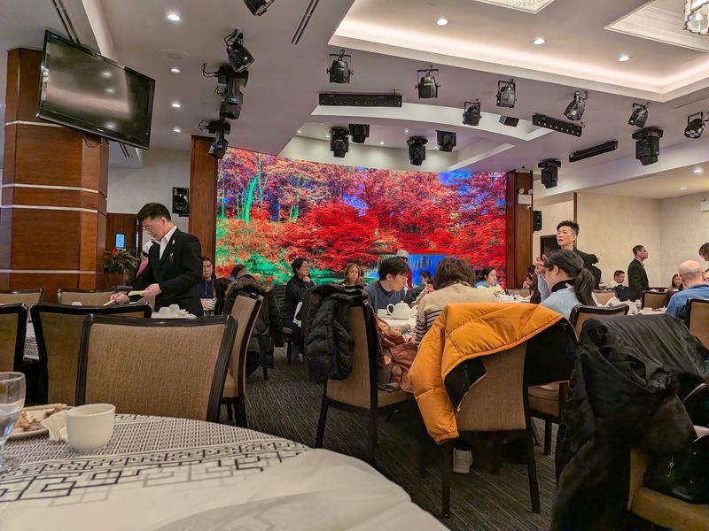 Waiting for a Table, Flushing Style