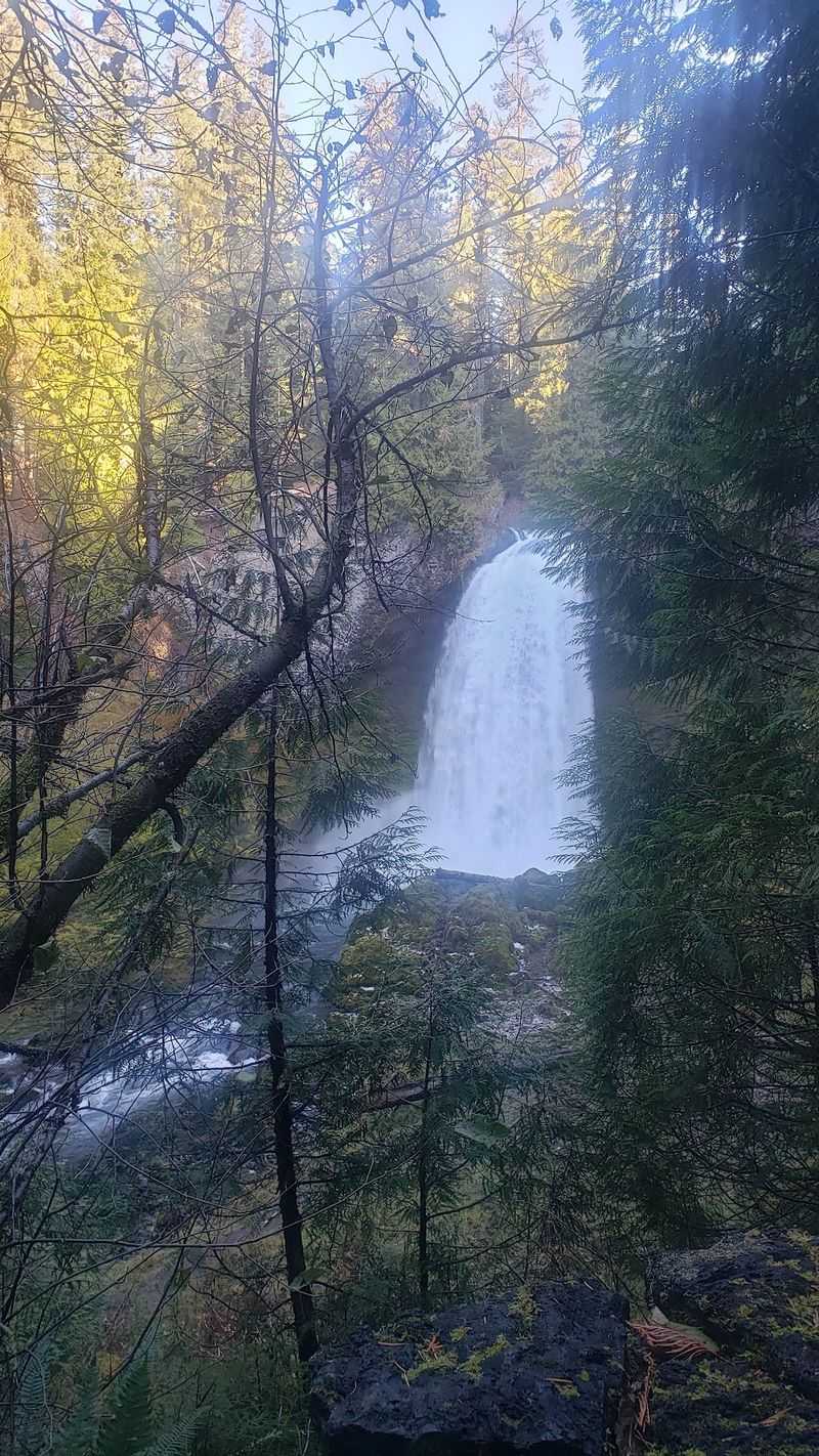 Waterfalls Within Easy Reach Waterfalls Within Easy Reach