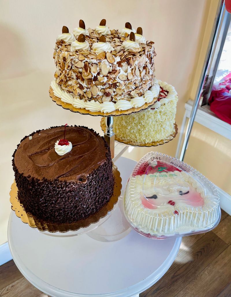 Wedding Cakes and Once-in-a-Lifetime Orders