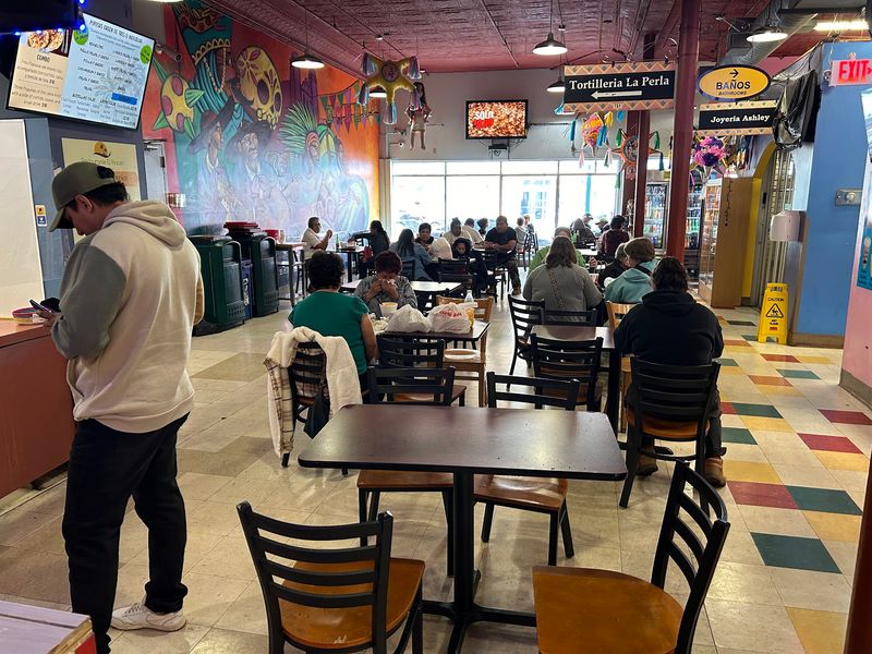 Weekend Crowds and a Side of Spanish Practice