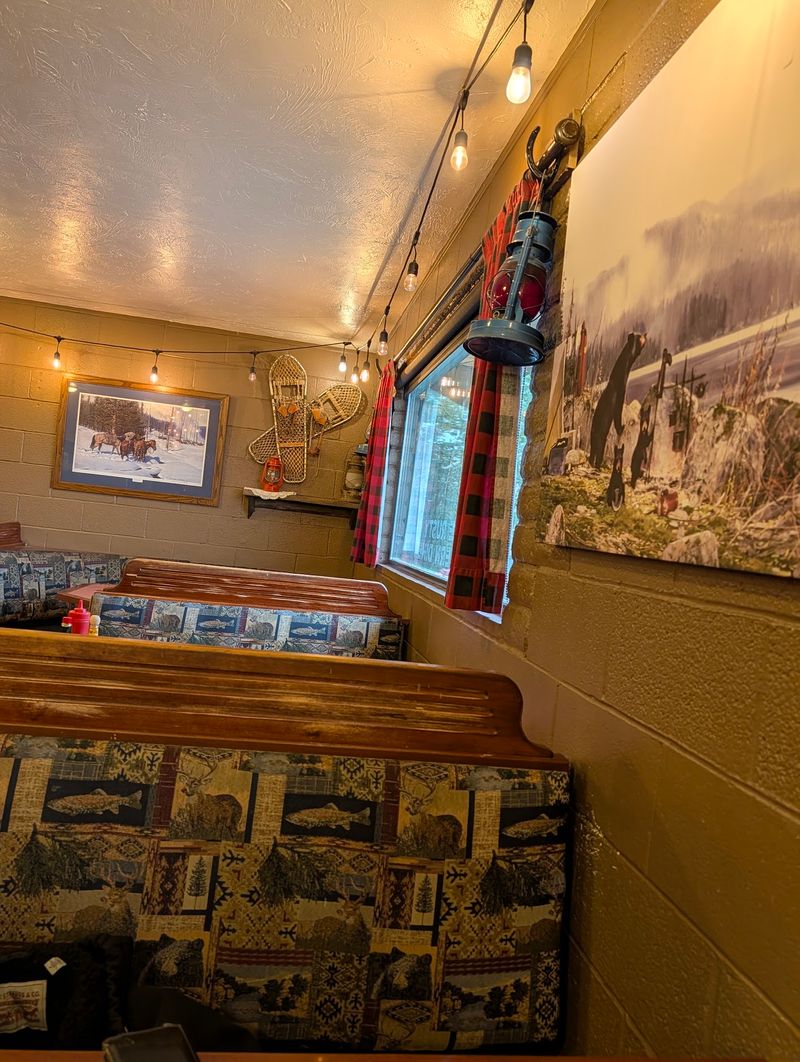 Western Charm And Old-Country Tunes