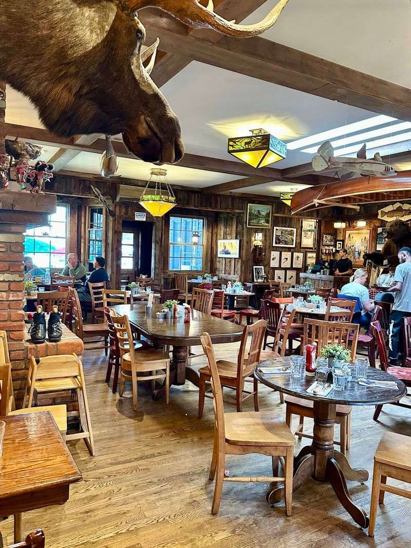 Western Decor And A Lodge Feel