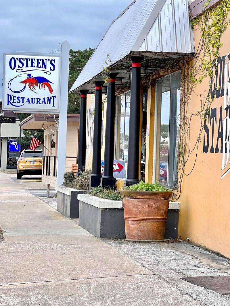 Where Anastasia Boulevard Hides a Seafood Landmark Where Anastasia Boulevard Hides a Seafood Landmark