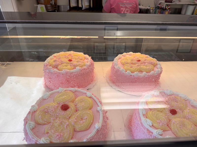 Where Buttercream and Champagne Cake Shine Where Buttercream and Champagne Cake Shine