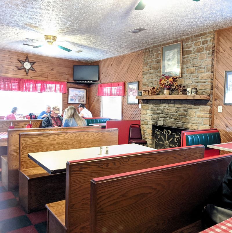 Where KY-76 Meets Country Cooking