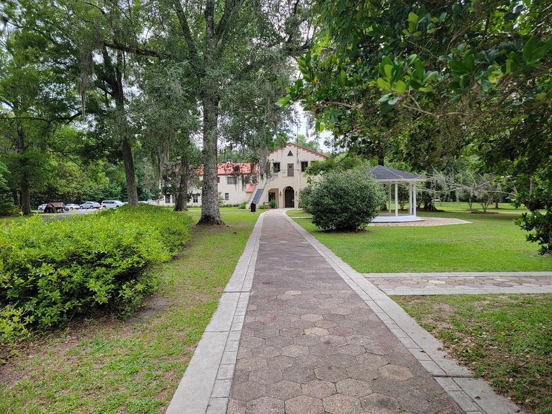 Where This 1937 Lodge Hides in the Florida Woods Where This 1937 Lodge Hides in the Florida Woods