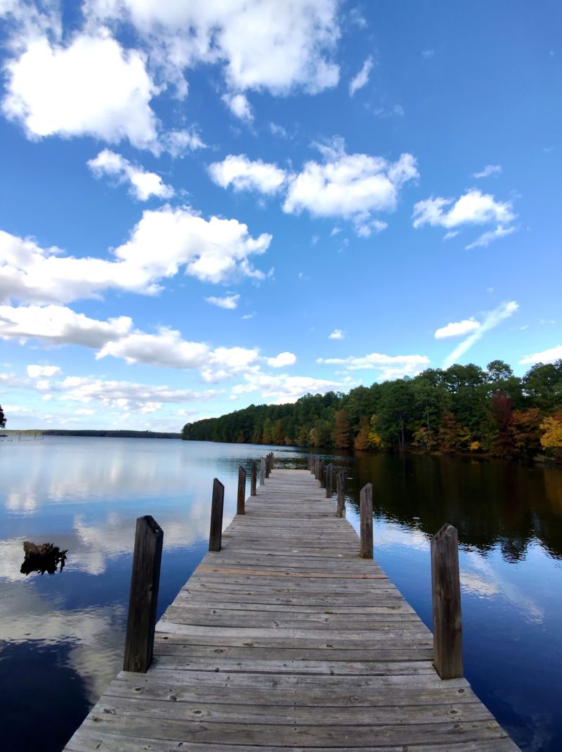 Where This Lakeside Retreat Sits Where This Lakeside Retreat Sits