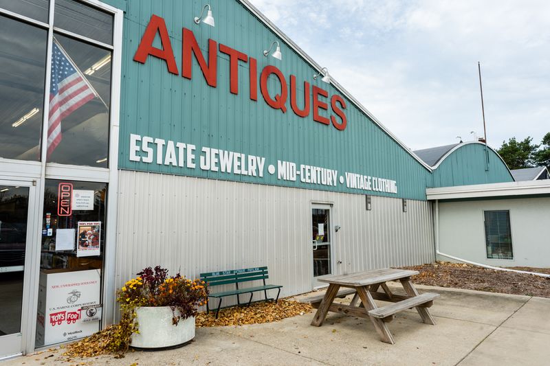 Where To Find This Lakeshore Treasure Trove