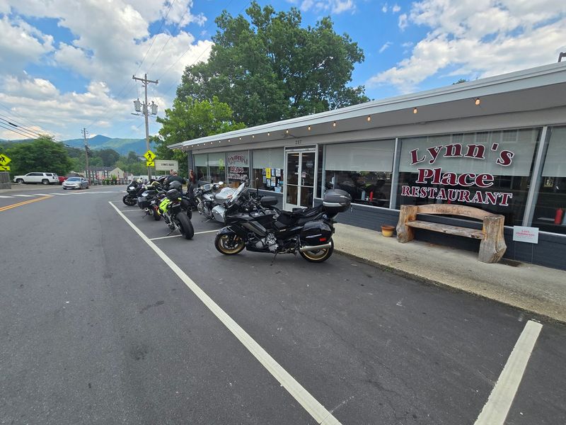 Where the Cherohala Skyway Meets a Good Meal Where the Cherohala Skyway Meets a Good Meal