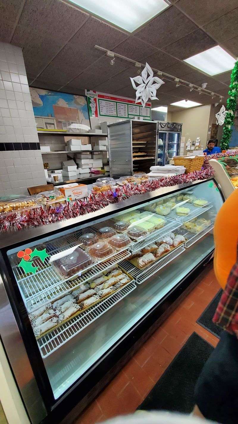 Where the Staff Knows Your Order Where the Staff Knows Your Order