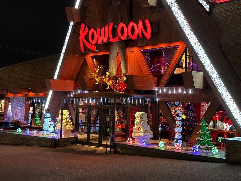 Why The Neon Still Pulls People In