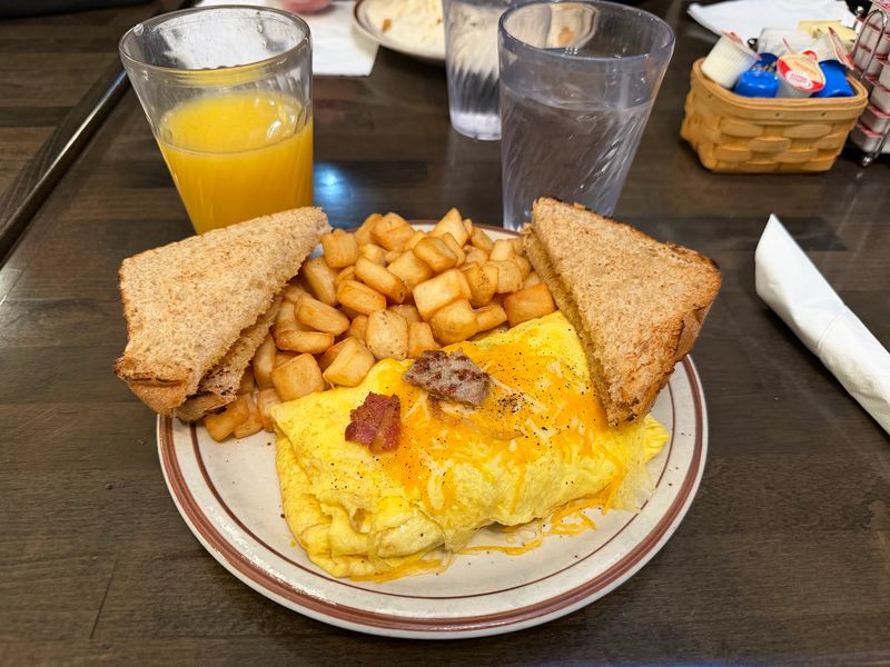 Why This Country Cafe Keeps Filling Tables