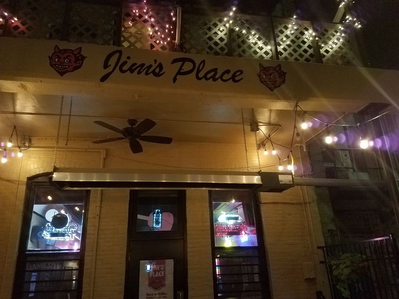 Why This Hometown Pub Still Earns Its Fans Why This Hometown Pub Still Earns Its Fans