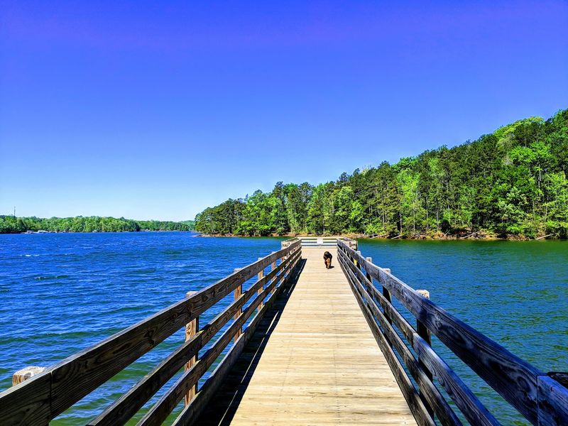 Why This Lakeside Escape Keeps Drawing People Back