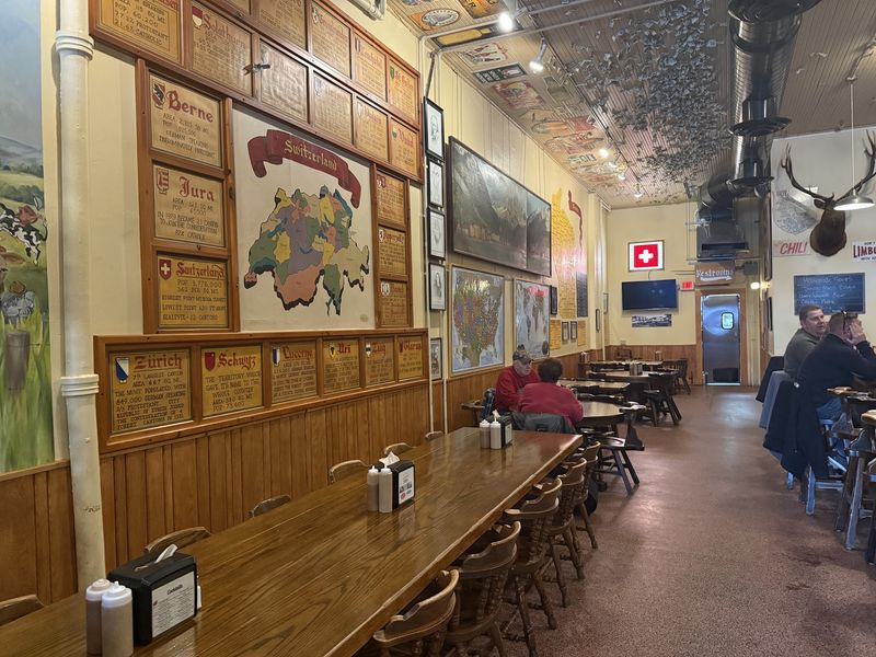 Why This Monroe Icon Keeps Its Crowd Why This Monroe Icon Keeps Its Crowd