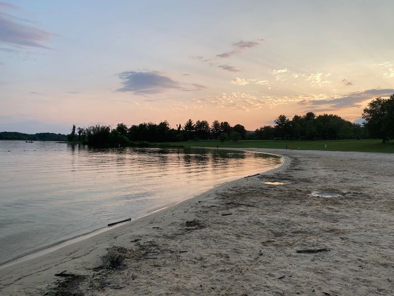 Why This Quiet Lake Keeps Drawing People Back