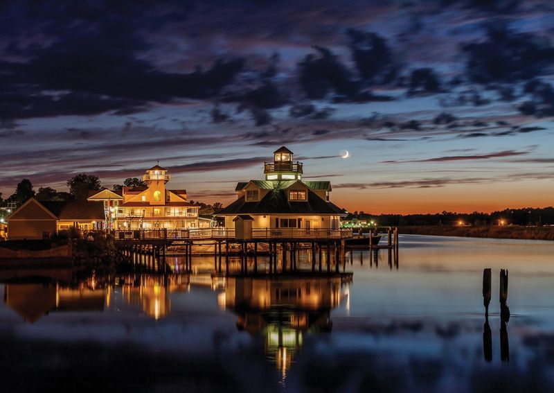 Why This Riverside Spot Stays Full