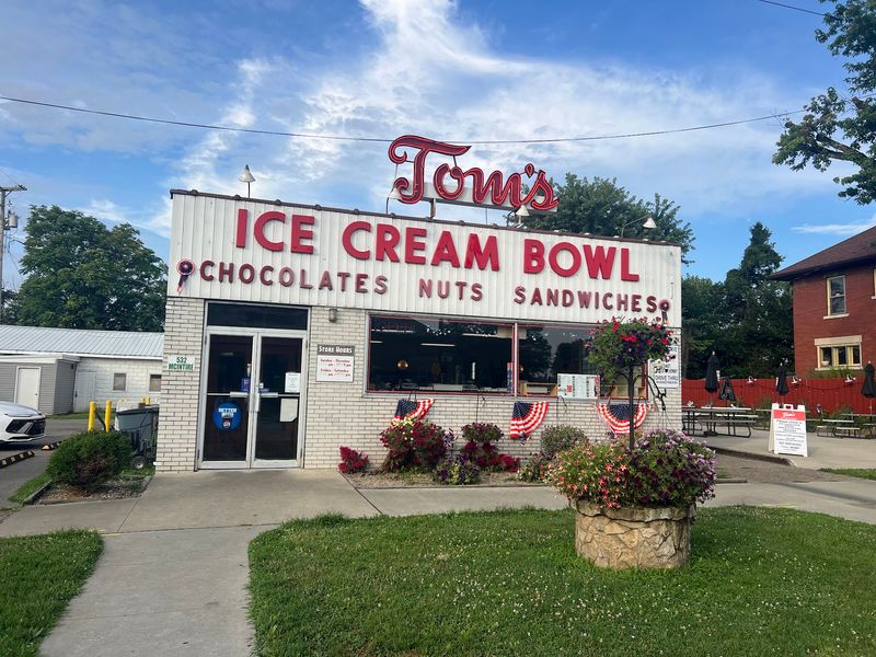 Why This Zanesville Classic Keeps Its Line Moving Why This Zanesville Classic Keeps Its Line Moving