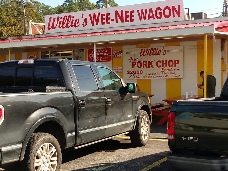 Willie's Wee-Nee Wagon, Brunswick, GA Willie's Wee-Nee Wagon, Brunswick, GA