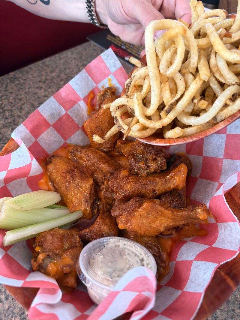 Wilton Wings & Pizza (Original Location), Fort Lauderdale, FL